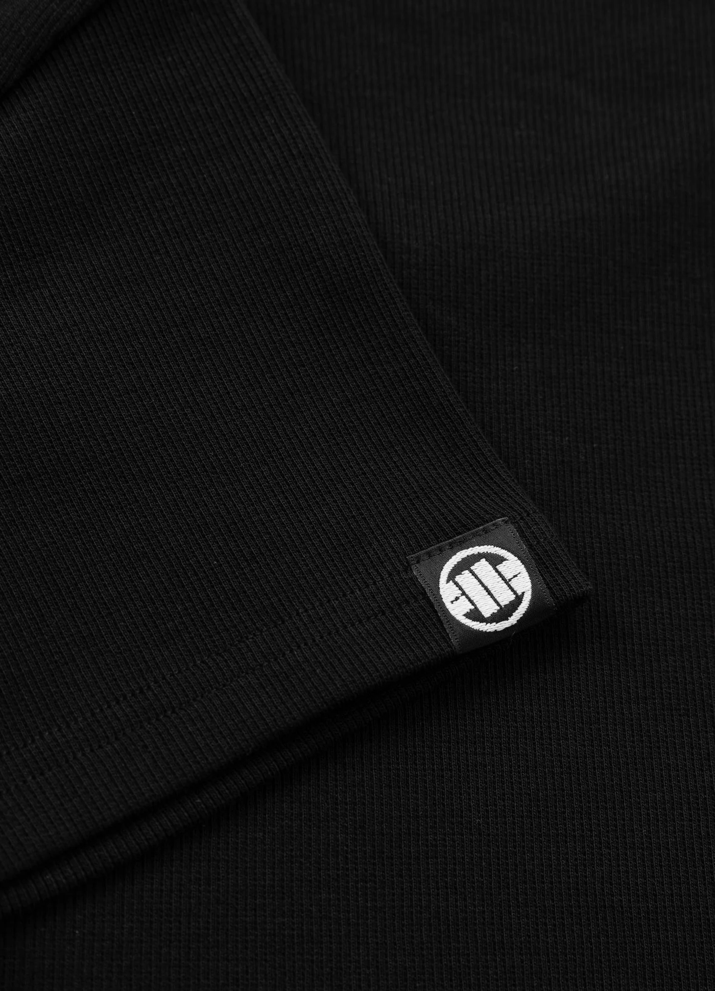 Cropped – Crna – 8